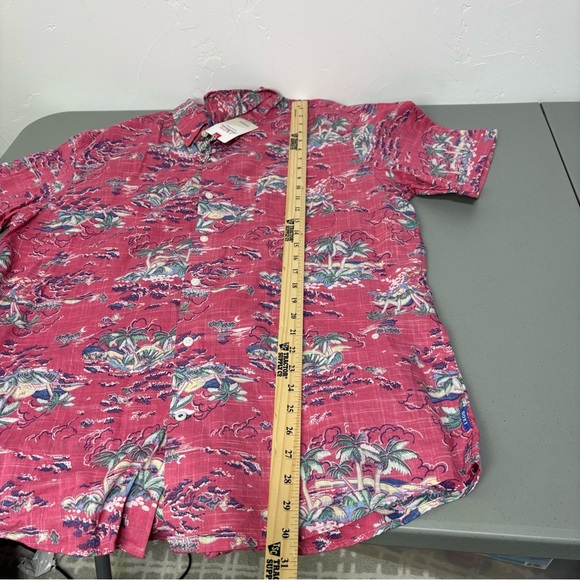 IZOD Saltwater Men's XL NWT Button Front Casual Short Sleeve Shirt Tropical Pink - Picture 9 of 9